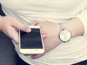 celular-relogio-parto